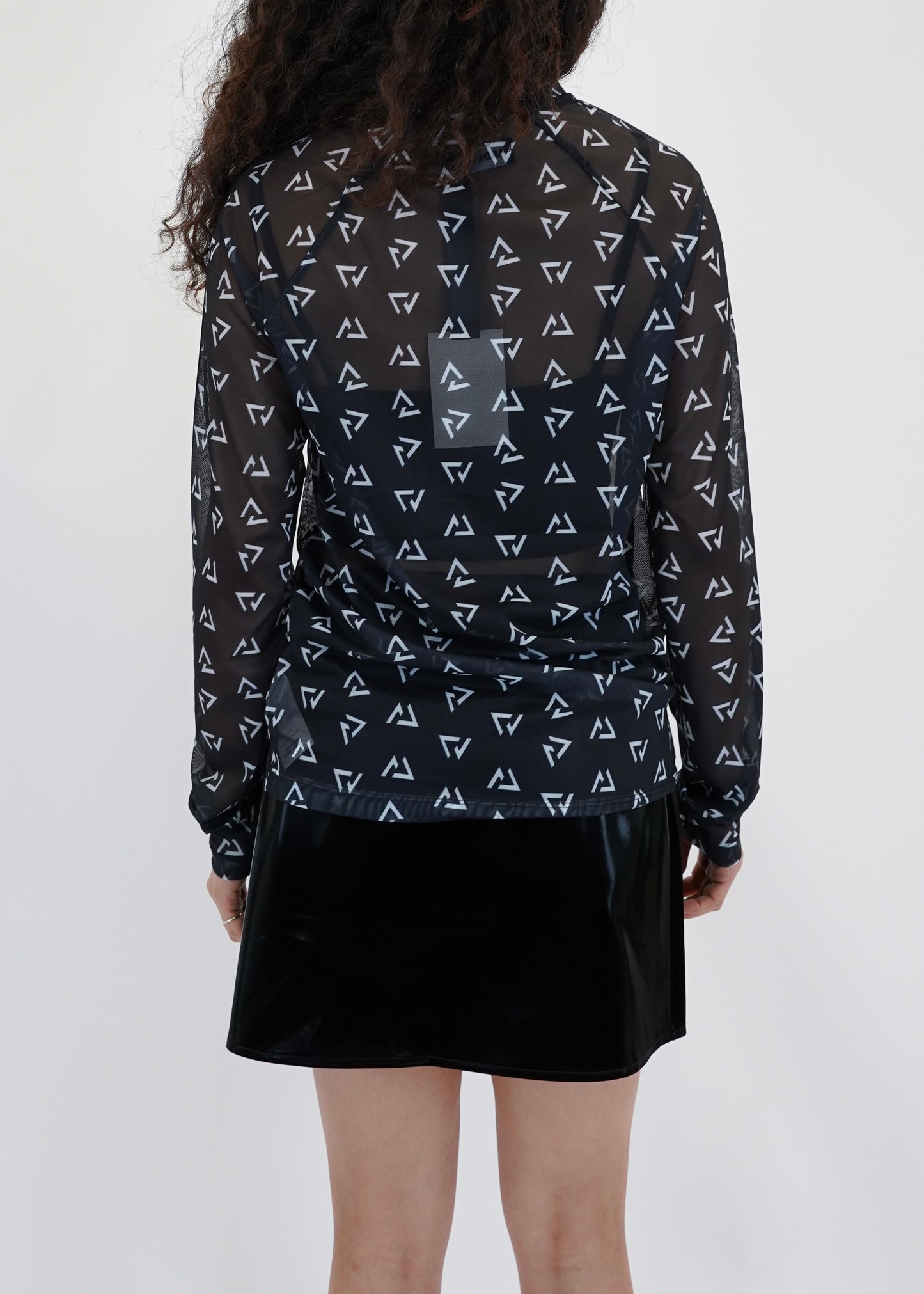 LOGO PRINTED MESH TOP