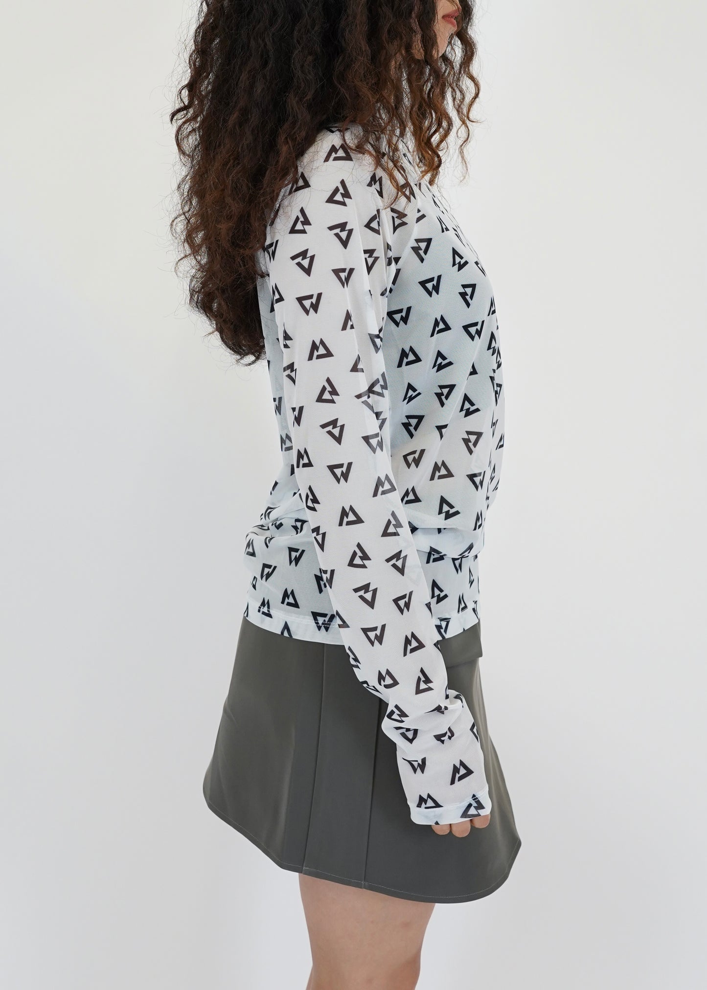 LOGO PRINTED MESH TOP