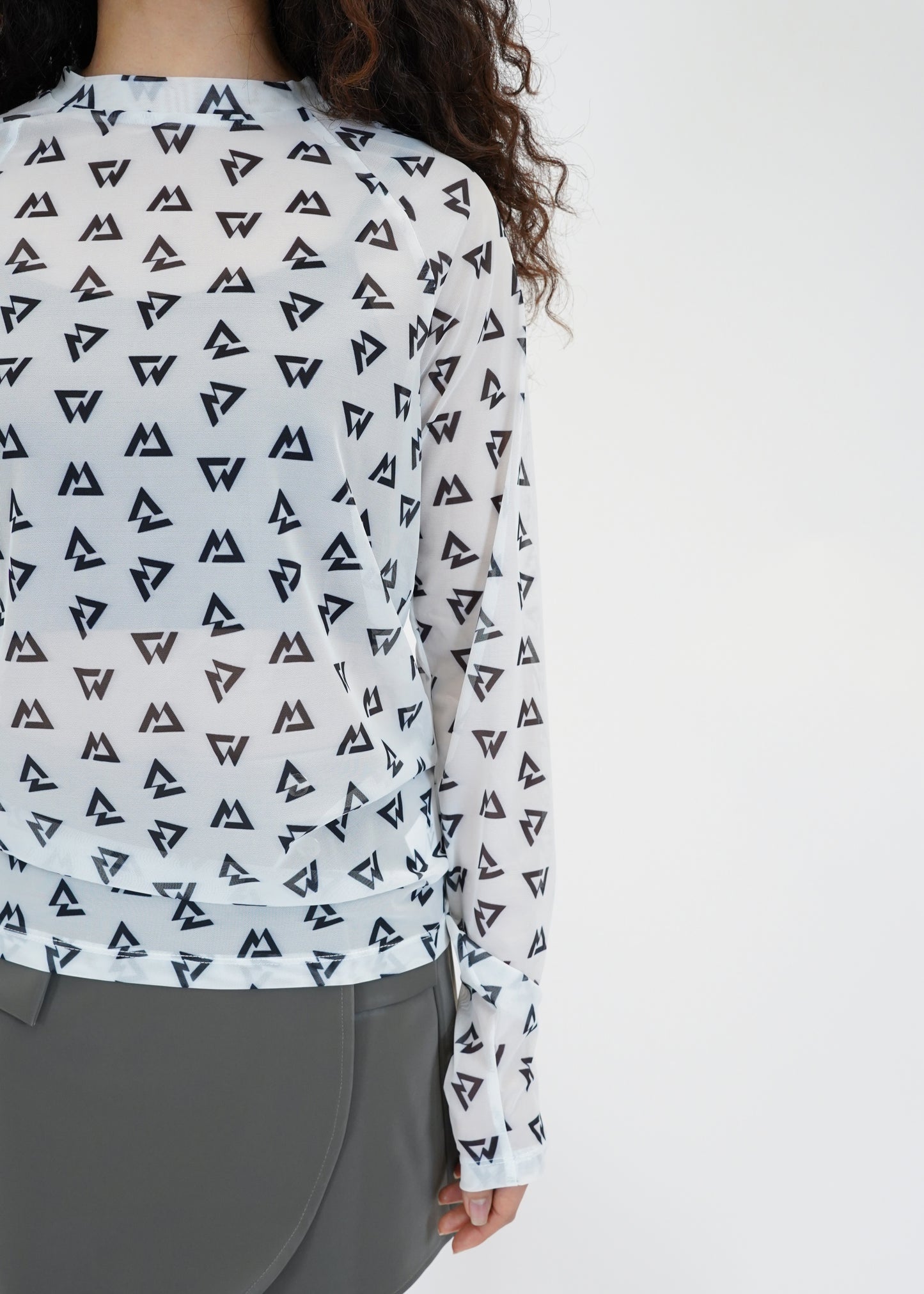 LOGO PRINTED MESH TOP