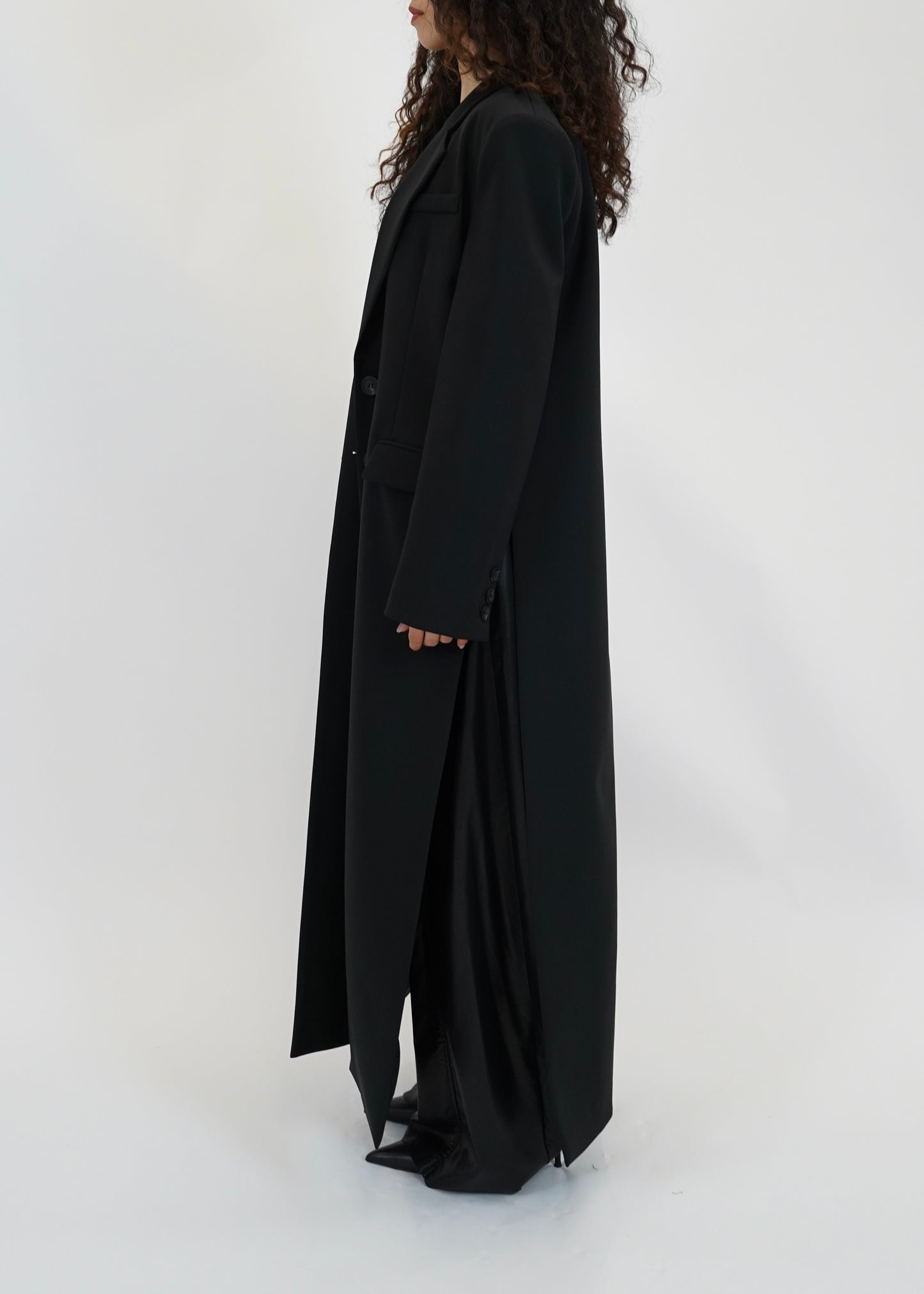 SIDE SPLIT LONG BLAZER